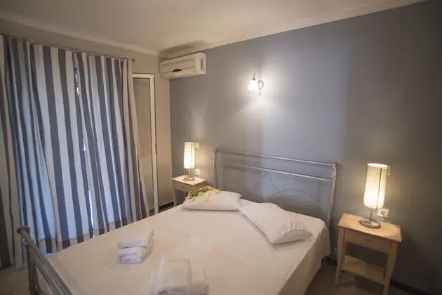 Apart Daire, Havuz Manzaralı