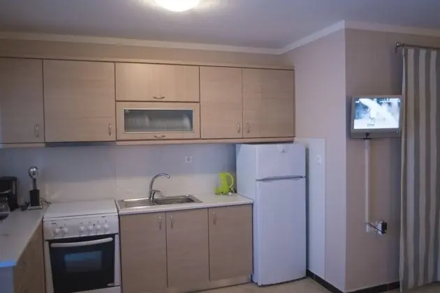 Apart Daire, Havuz Manzaralı