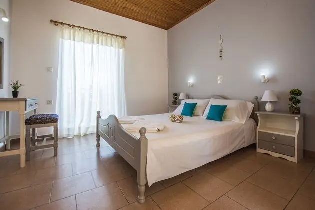 Stüdyo (First Floor)