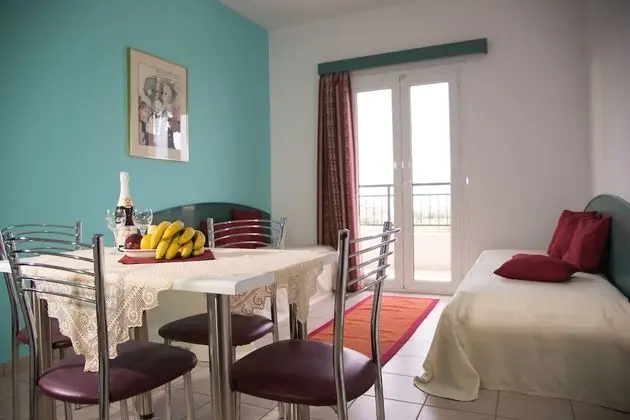 Superior One Bedroom Apartment