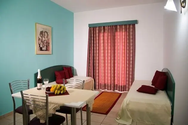 Superior One Bedroom Apartment