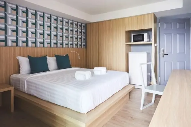 Deluxe Tek Büyük veya İki Ayrı Yataklı Oda, Havuz Manzaralı