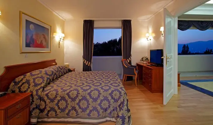 1 Çift Kişilik Veya 2 Tek Kişilik Yatak Deluxe