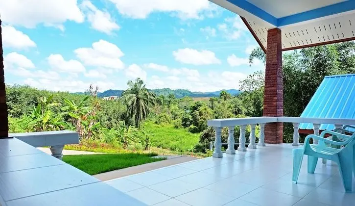 Villa with Mountain View