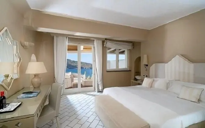 Süit, Sıcak Su Küveti (Eolie)