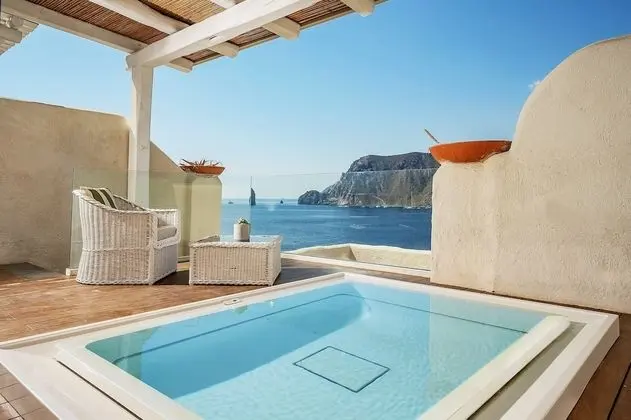 Süit, Sıcak Su Küveti (Eolie)