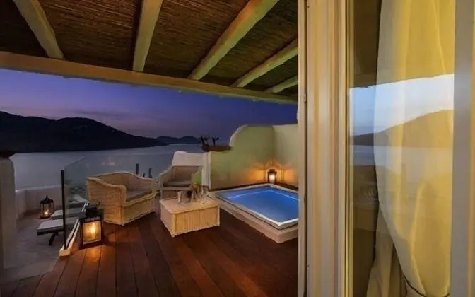 Süit, Sıcak Su Küveti (Eolie)