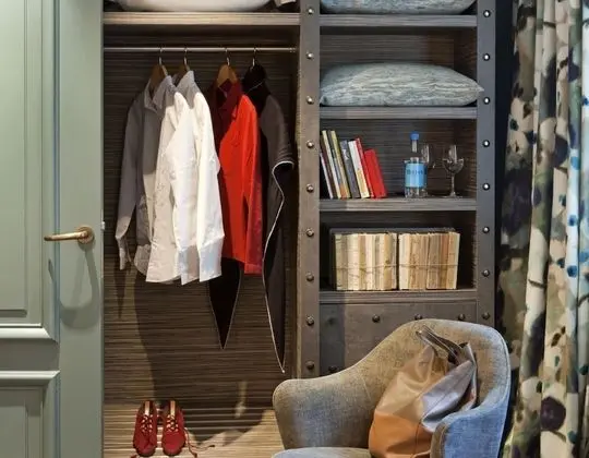 Executive Oda, Zemin Kat