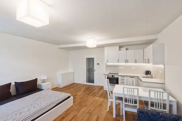 Standard Stüdyo, Küçük Mutfak