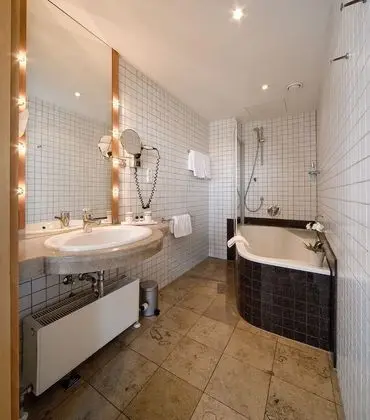 Classic Büyük Yataklı Tek Kişilik Oda