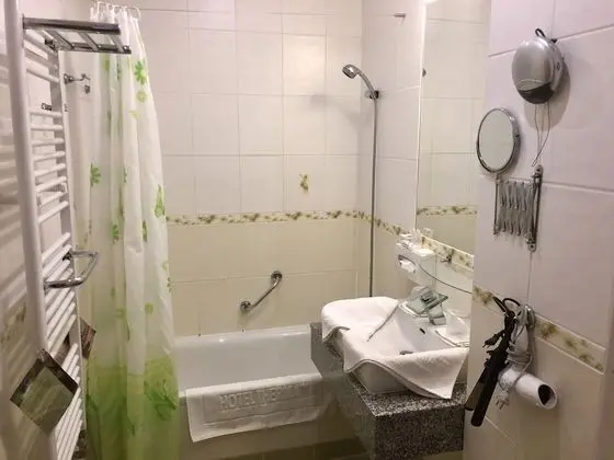 Standard Tek Büyük Yataklı Oda