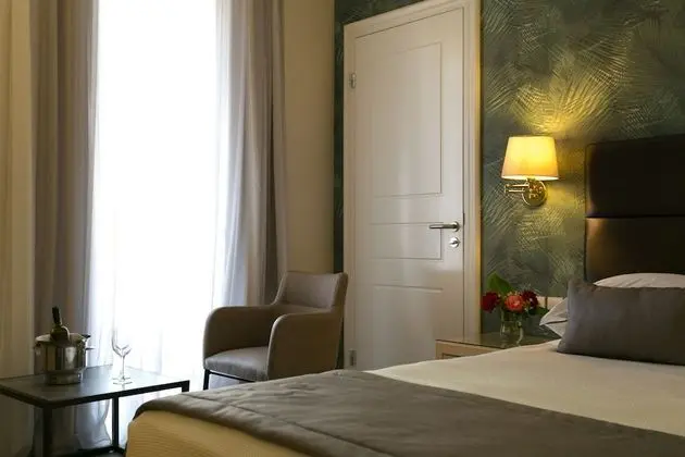 Premium Tek Büyük Yataklı Oda