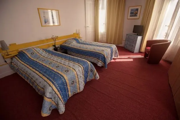 Standard Tek Büyük veya İki Ayrı Yataklı Oda