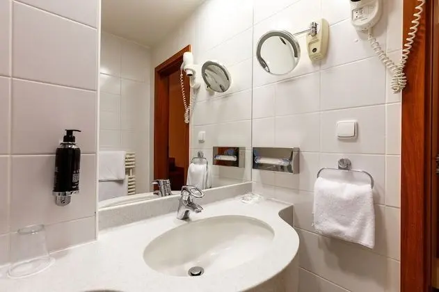 Tek Büyük Yataklı Oda, Balkon, Şehir Manzaralı