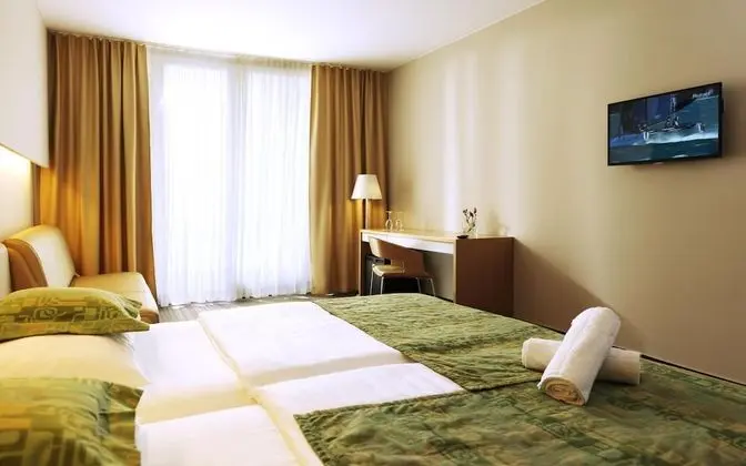 Comfort Tek Büyük Yataklı Oda
