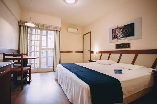 LUXO DUPLO COM BANHEIRA