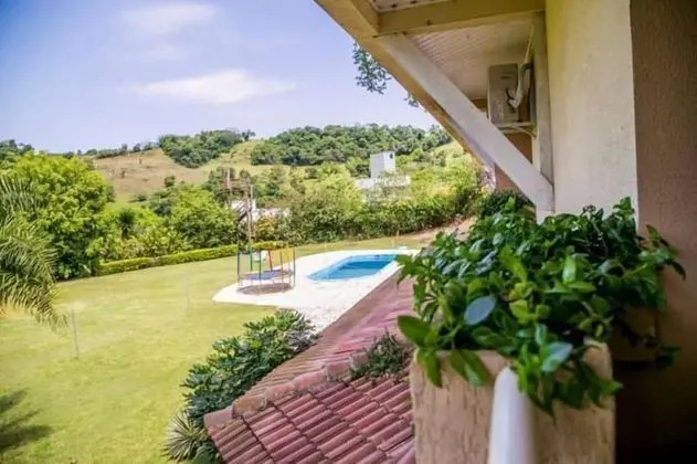 LUXO DUPLO COM BANHEIRA