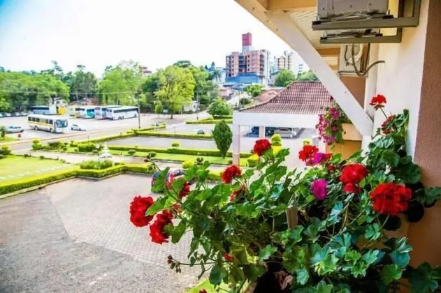 LUXO DUPLO COM BANHEIRA