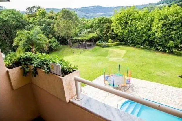 LUXO DUPLO COM BANHEIRA