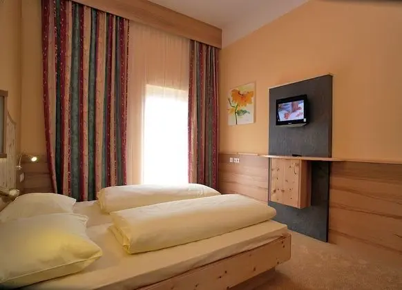 Comfort Tek Büyük Yataklı Oda, Bahçe Manzaralı