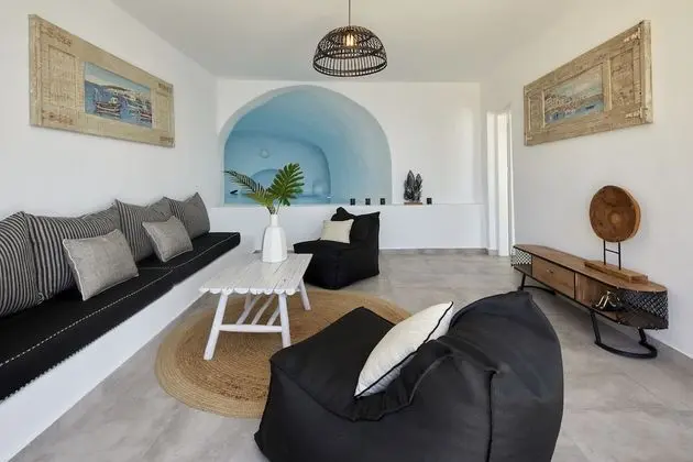 Two Bedroom Villa with Indoor Private Cave Pool