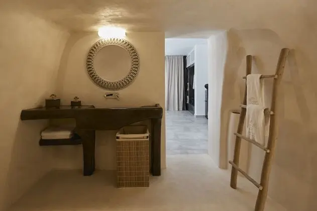 Two Bedroom Villa with Indoor Private Cave Pool