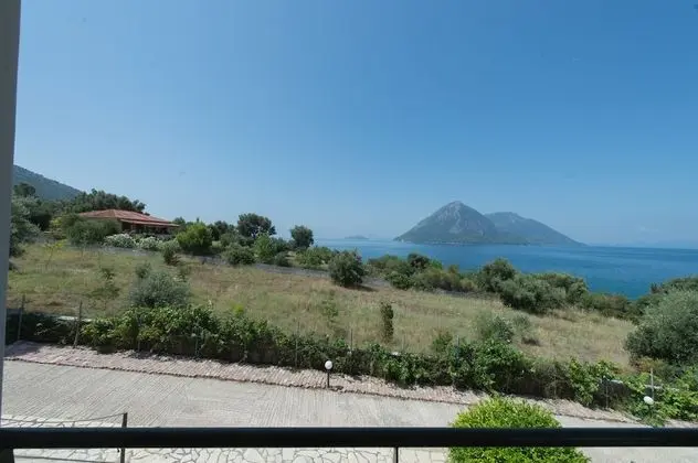 Stüdyo, Bahçe Manzaralı