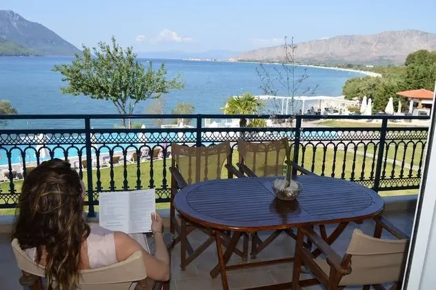 Süit, Havuz Manzaralı (1st floor)