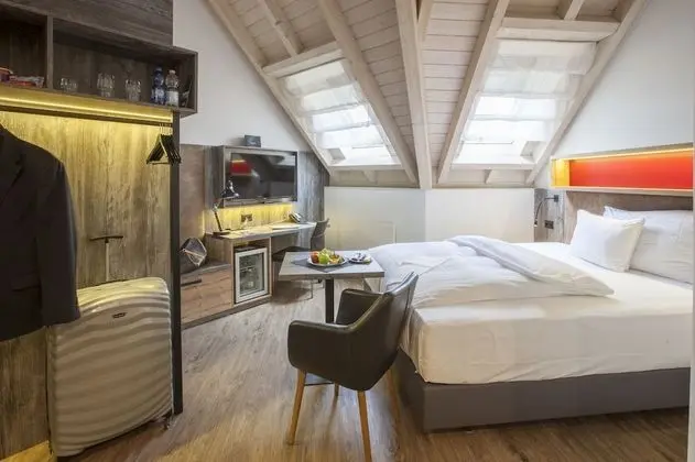 Comfort Tek Büyük Yataklı Oda