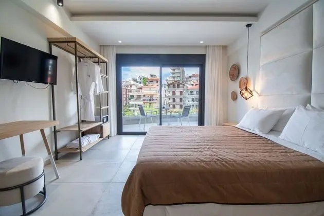 Tek Büyük Yataklı Oda, Kısmi Deniz Manzaralı