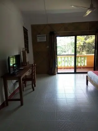 Deluxe Süit, 2 Büyük (Queen) Boy Yatak, Balkon, Kısmi Deniz Manzarası