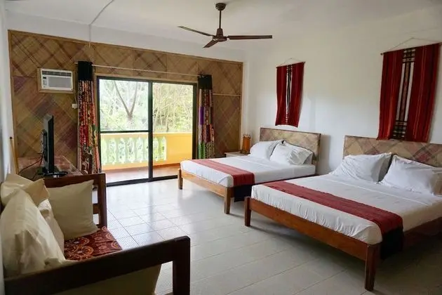Deluxe Süit, 2 Büyük (Queen) Boy Yatak, Balkon, Kısmi Deniz Manzarası