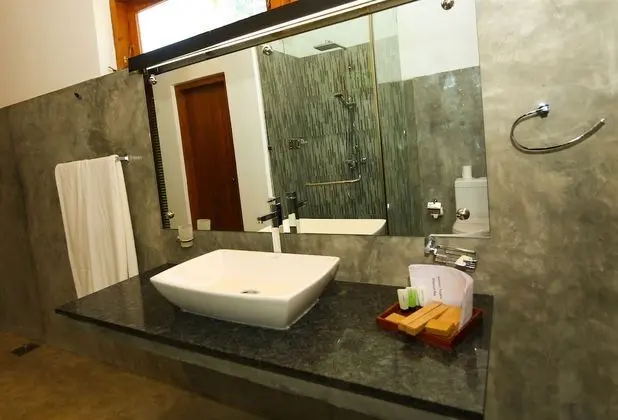 Deluxe Tek Büyük Yataklı Oda, Bahçe Manzaralı
