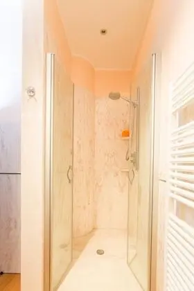 Comfort Tek Büyük Yataklı Oda, Ortak Banyo