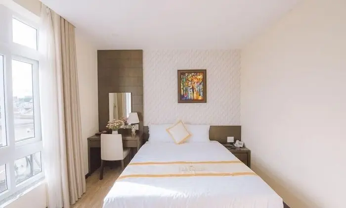 Deluxe Tek Büyük Yataklı Oda