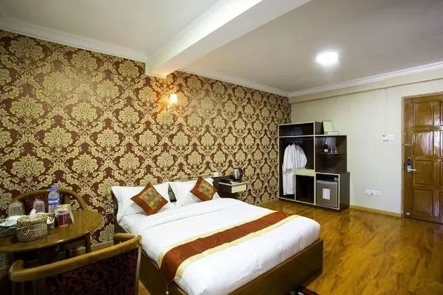 Deluxe Tek Büyük Yataklı Oda
