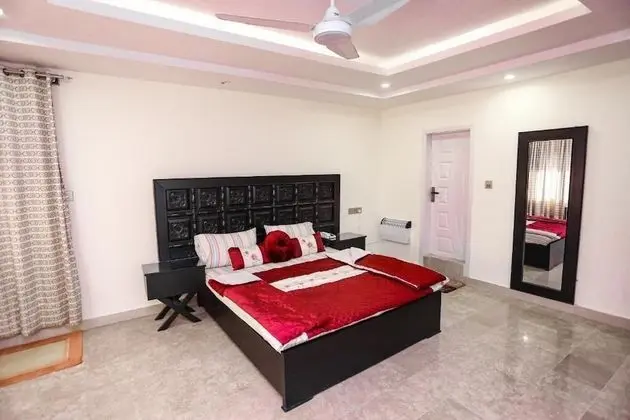 Deluxe Tek Büyük Yataklı Oda