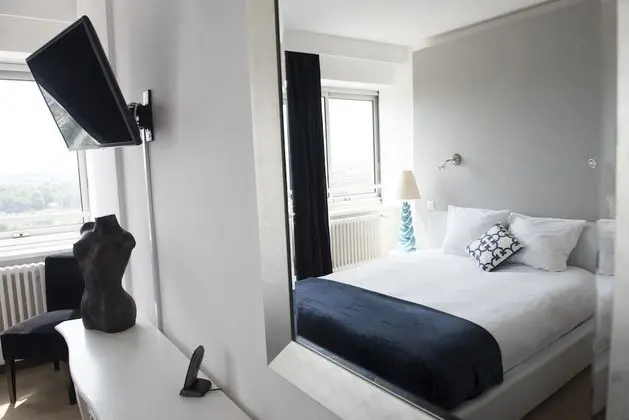 Premium Tek Büyük Yataklı Oda