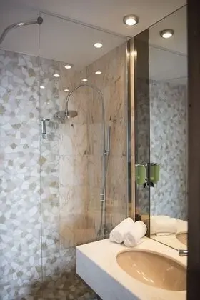 Premium Tek Büyük Yataklı Oda