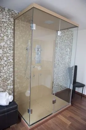 Premium Tek Büyük Yataklı Oda