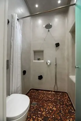 Üç Kişilik Oda