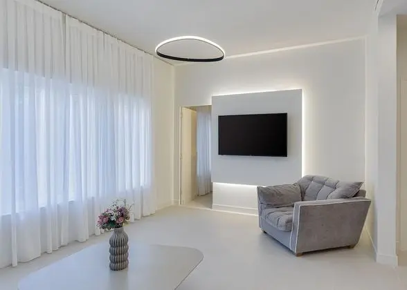 Junior Süit (Foivos)