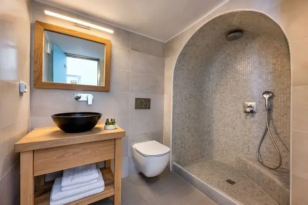 Deluxe Tek Büyük Yataklı Oda, Deniz Manzaralı