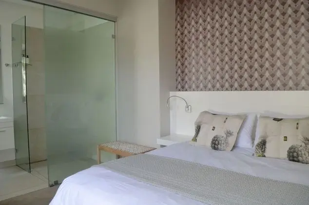 Deluxe Tek Büyük Yataklı Oda, Veranda, Avlu (Room #3)
