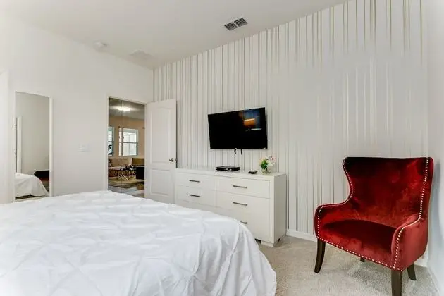 Villa (7049 OAKWO Luxury 6 Bedroom 4.Bath  H)