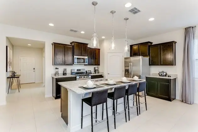 Villa (7049 OAKWO Luxury 6 Bedroom 4.Bath  H)