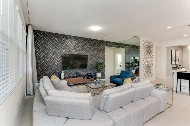 Villa (7049 OAKWO Luxury 6 Bedroom 4.Bath  H)