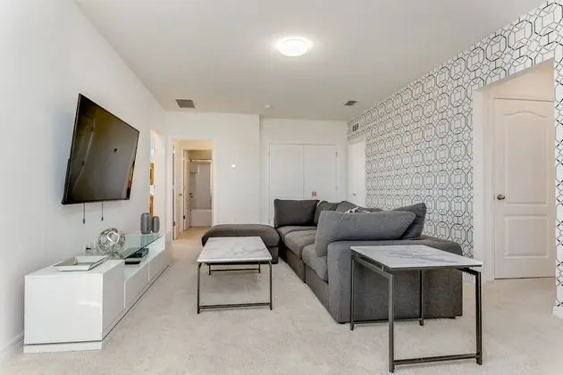 Villa (7049 OAKWO Luxury 6 Bedroom 4.Bath  H)