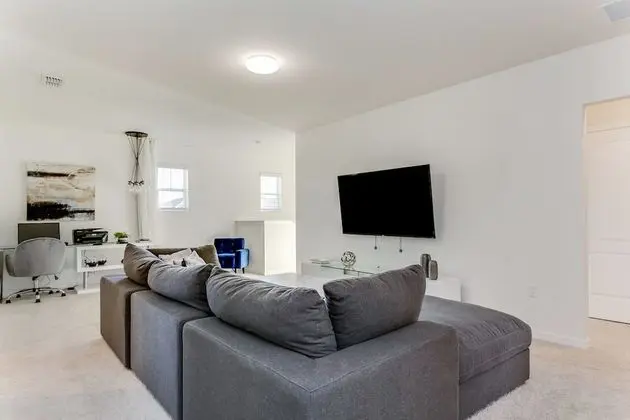 Villa (7049 OAKWO Luxury 6 Bedroom 4.Bath  H)