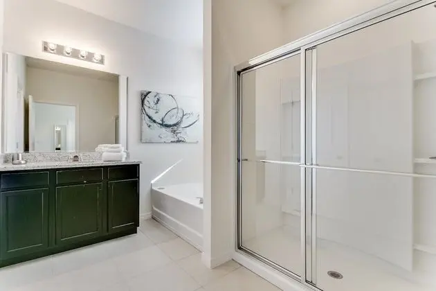 Villa (7049 OAKWO Luxury 6 Bedroom 4.Bath  H)